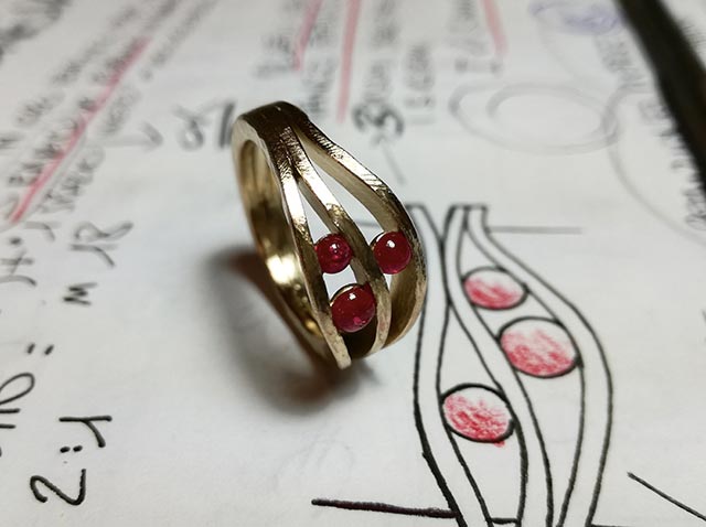 foto anello Trilogy su misura