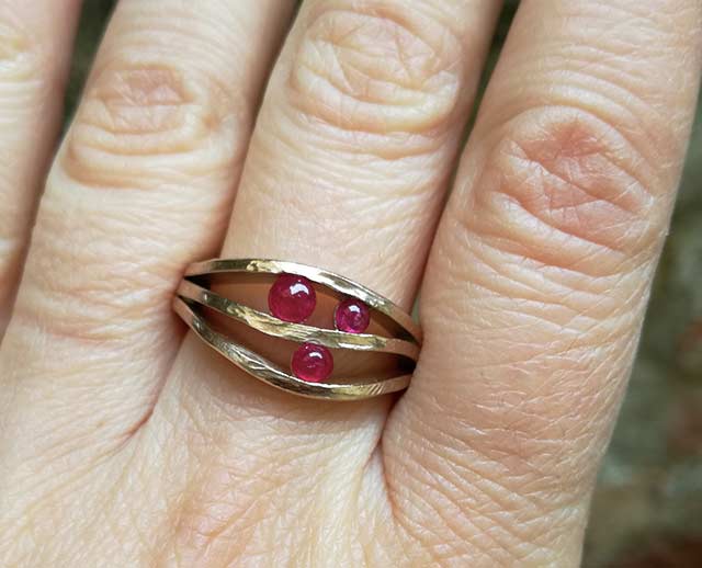 foto anello Trilogy rubini