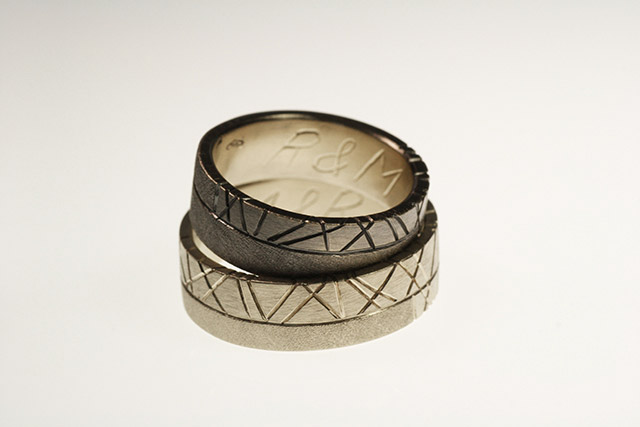 foto anello inciso oro