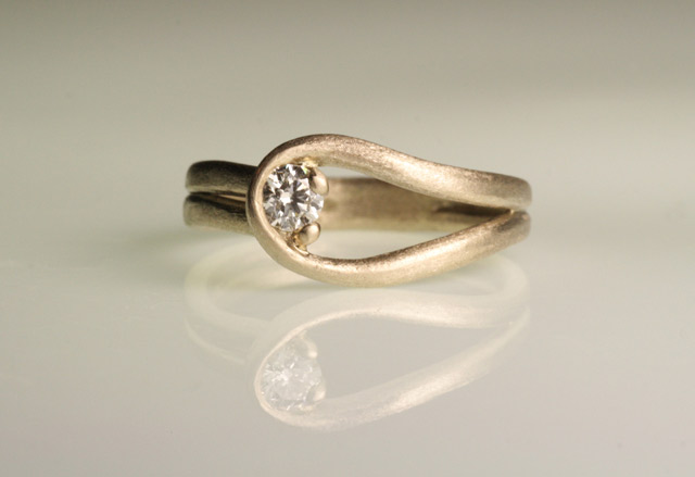 Foto misura anello Anello di fidanzamento artigianale.