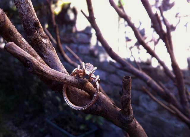 foto anello fidanzamento nodo inglese