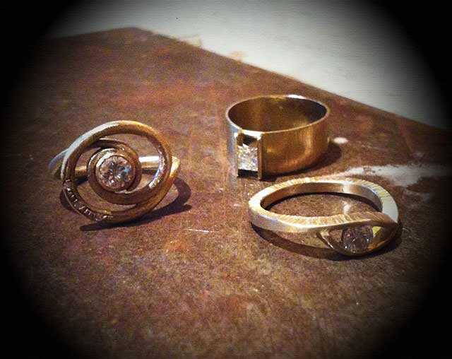 foto cerca l'anello di fidanzamento ideale