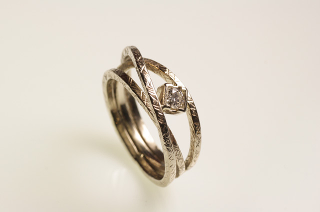 foto anello asimmetrico oro