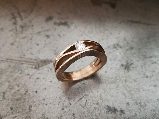 foto anello con oro etico