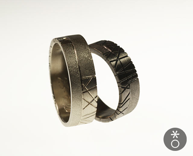 foto anelli uomo geometrici